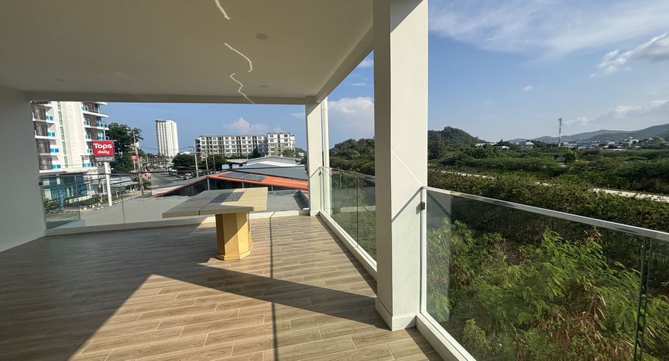 À vendre et à louer 4 chambres villa à Hua Hin, Prachuap Khiri Khan