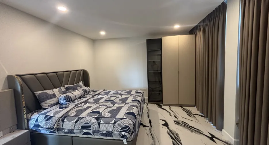 À vendre et à louer 4 chambres villa à Hua Hin, Prachuap Khiri Khan