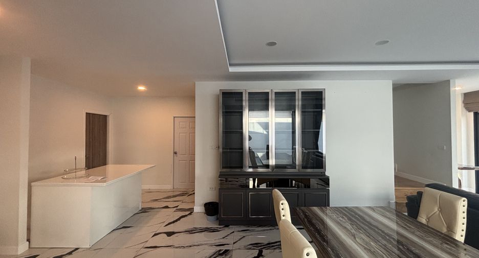 À vendre et à louer 4 chambres villa à Hua Hin, Prachuap Khiri Khan