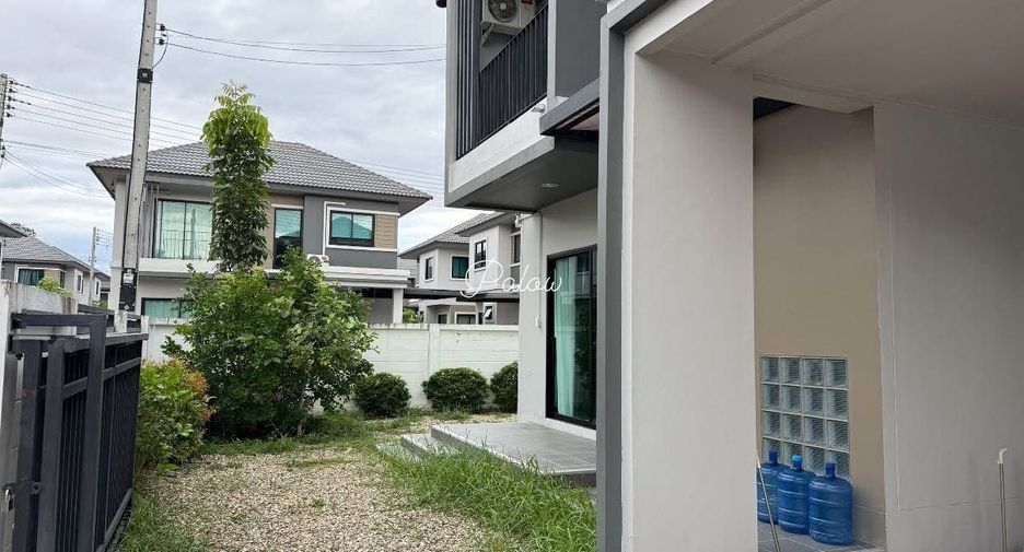 For rent 3 bedrooms house in San Kamphaeng, Chiang Mai