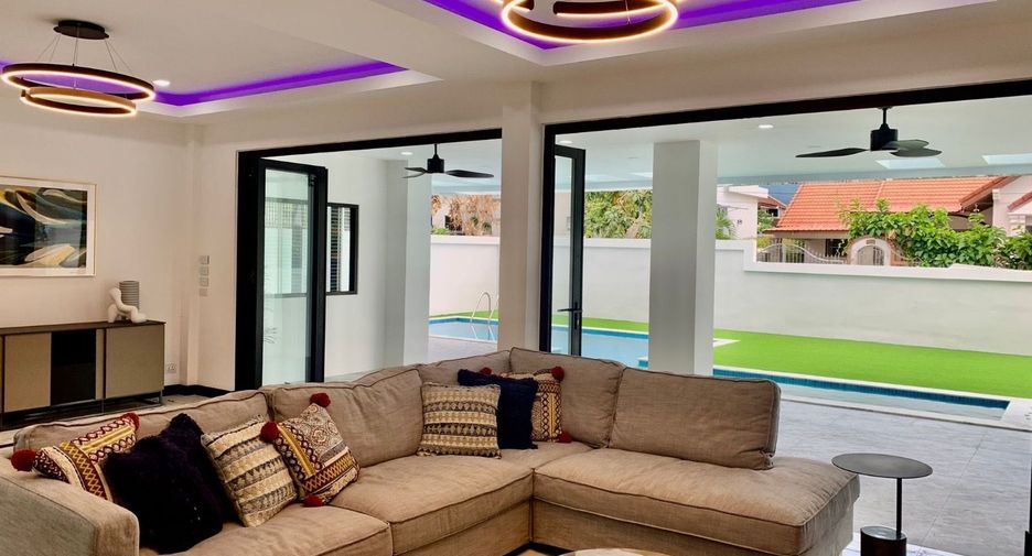 Villa en alquiler de 5 habitaciones en Bang Lamung, Chonburi