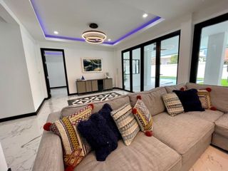 Villa zur Miete mit 5 Zimmer in Bang Lamung, Chonburi