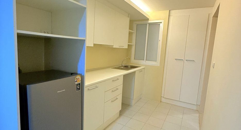 For sale 1 bed condo in Wang Thonglang, Bangkok