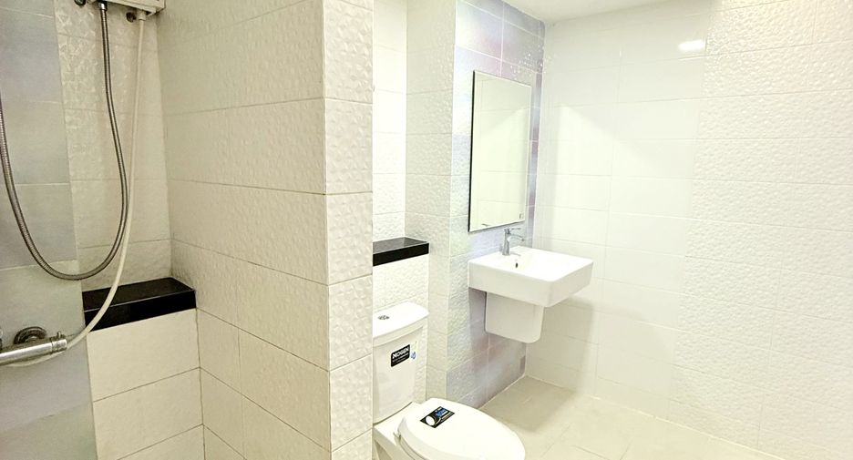 For sale 1 bed condo in Wang Thonglang, Bangkok