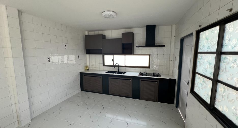 出租 3 卧室 独立屋 在 Bang Lamung, Chon Buri