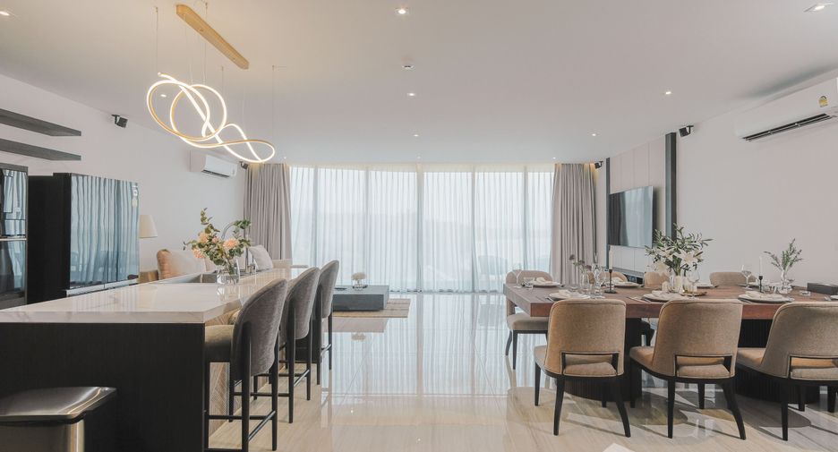 For rent 4 bedrooms villa in Mueang Phuket, Phuket
