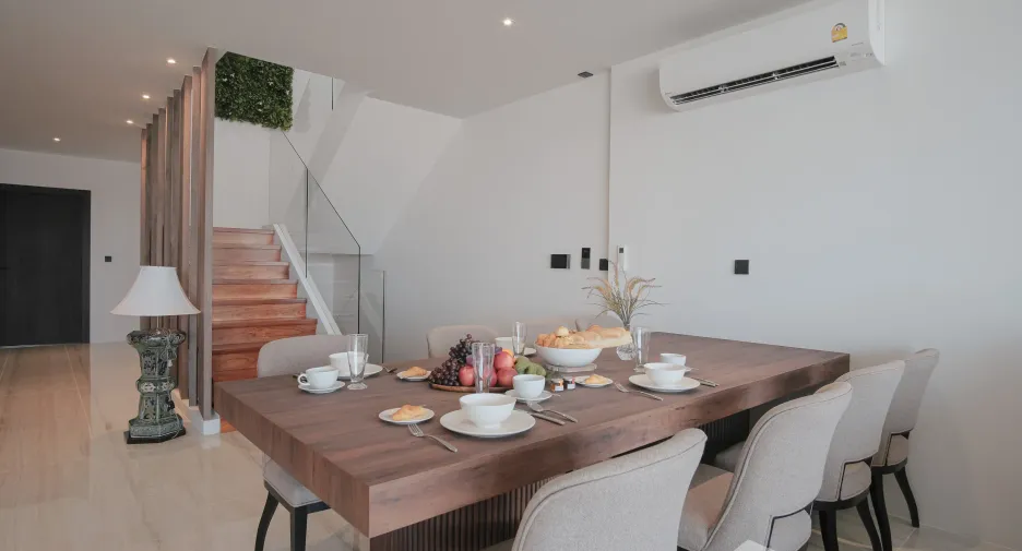 For rent 4 bedrooms villa in Mueang Phuket, Phuket