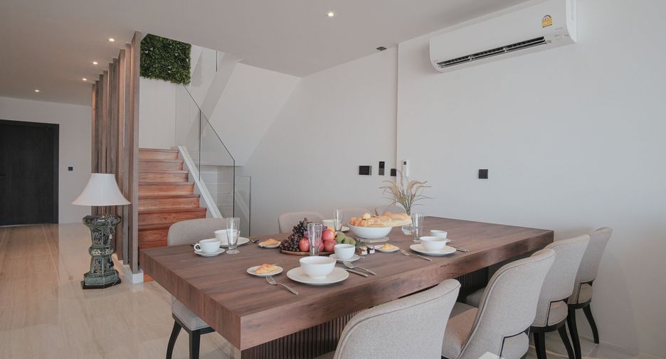 For rent 4 bedrooms villa in Mueang Phuket, Phuket