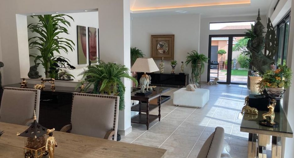 For sale and for rent 4 bedrooms house in Bang Lamung, Chonburi