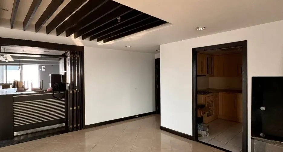 For sale 3 bedrooms condo in Bang Kho Laem, Bangkok