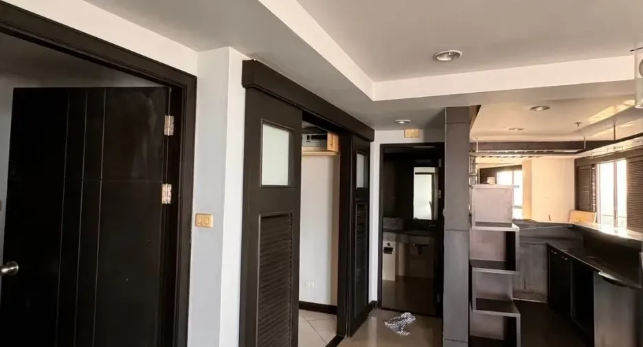 For sale 3 bedrooms condo in Bang Kho Laem, Bangkok