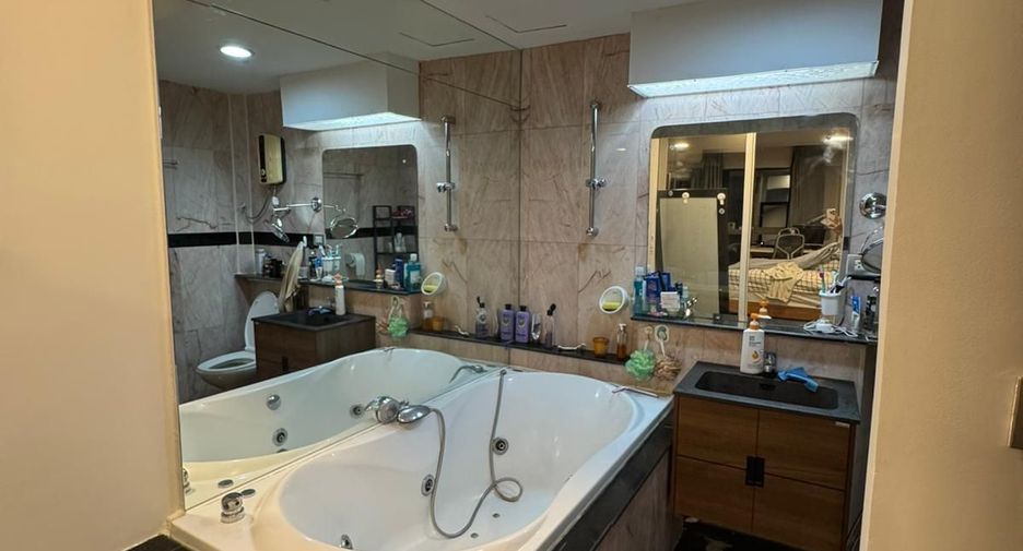 For sale and for rent 2 bedrooms condo in Khlong Toei, Bangkok