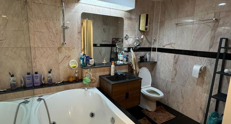 For sale and for rent 2 bedrooms condo in Khlong Toei, Bangkok