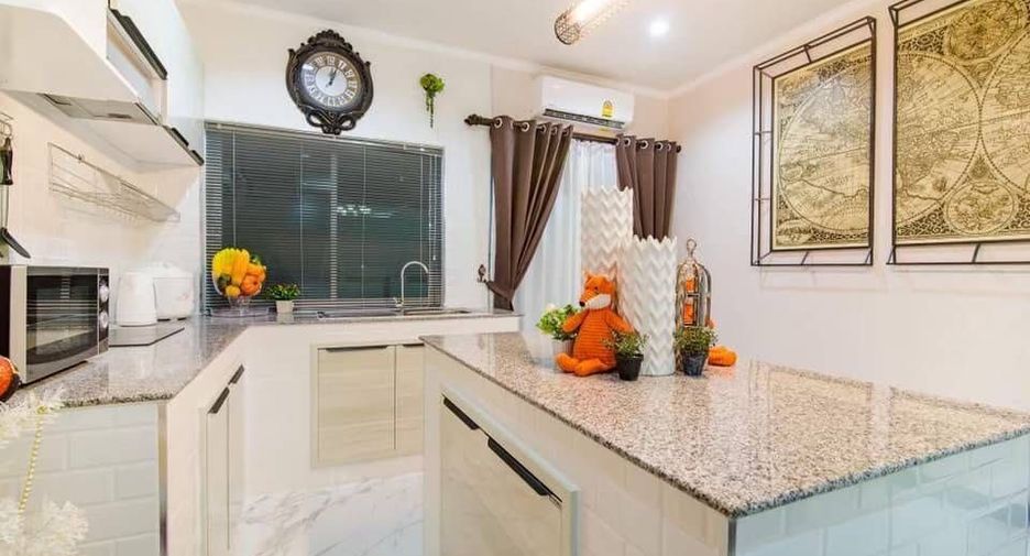 For rent 5 bedrooms villa in Hua Hin, Prachuap Khiri Khan