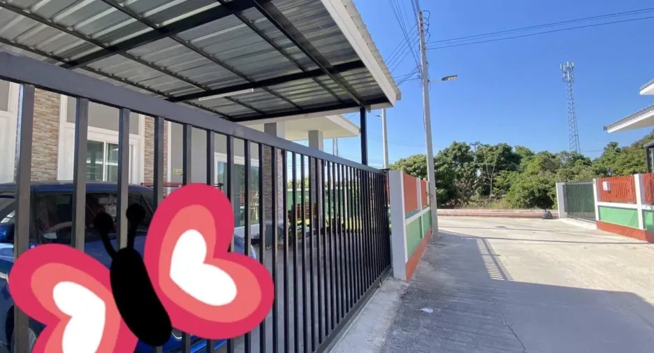 For rent 3 bedrooms house in Saraphi, Chiang Mai