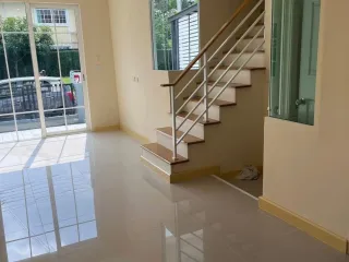 Casa en venta de 3 habitaciones en Prawet, Bangkok
