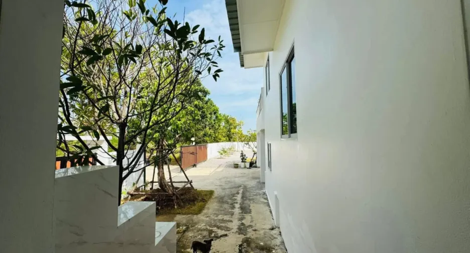 For sale 4 bedrooms house in Hua Hin, Prachuap Khiri Khan