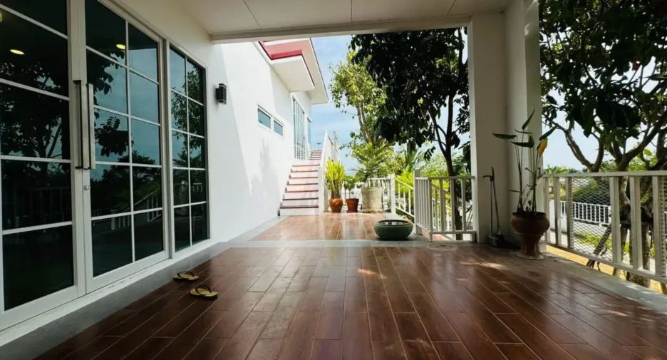For sale 4 bedrooms house in Hua Hin, Prachuap Khiri Khan