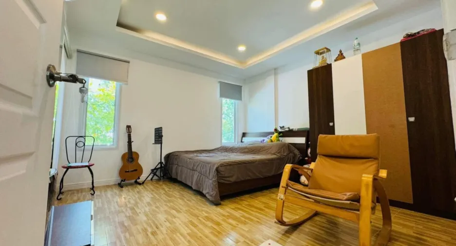 For sale 4 bedrooms house in Hua Hin, Prachuap Khiri Khan