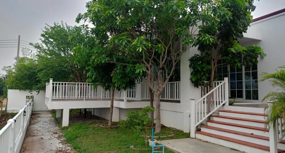 For sale 4 bedrooms house in Hua Hin, Prachuap Khiri Khan
