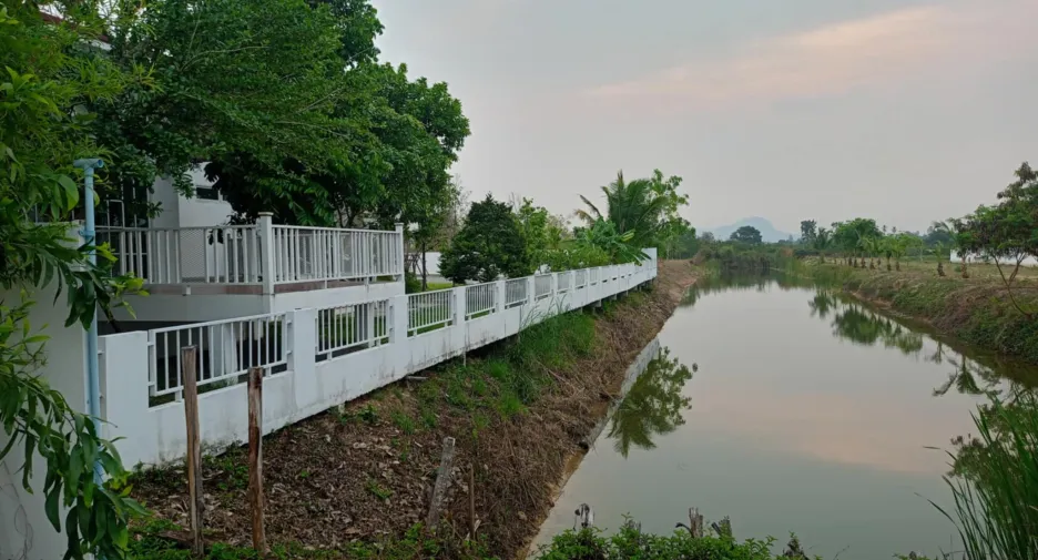 For sale 4 bedrooms house in Hua Hin, Prachuap Khiri Khan