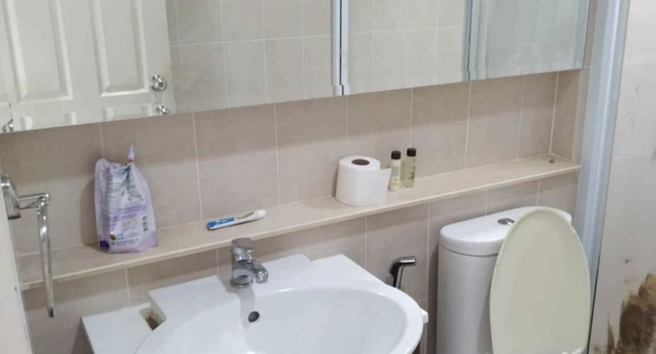 For sale and for rent 3 bedrooms townhouse in Chom Thong, Bangkok