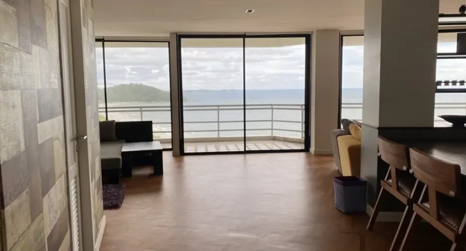 For sale 5 bedrooms condo in Mueang Rayong, Rayong