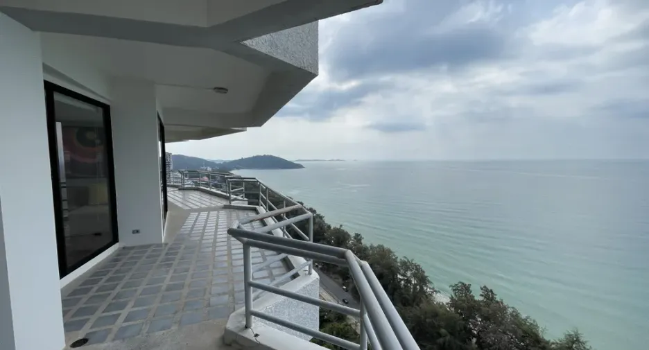 For sale 5 bedrooms condo in Mueang Rayong, Rayong