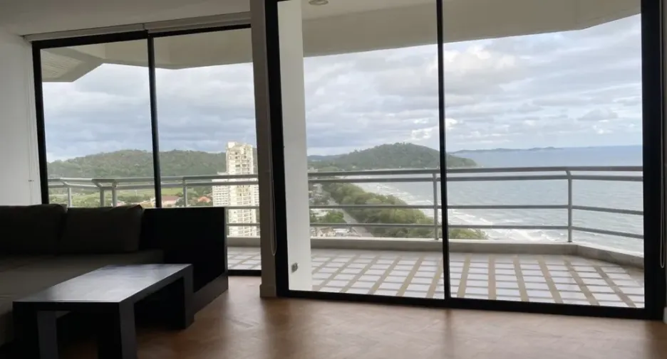 For sale 5 bedrooms condo in Mueang Rayong, Rayong