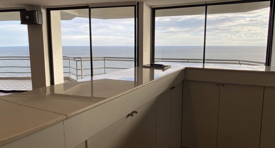 For sale 5 bedrooms condo in Mueang Rayong, Rayong