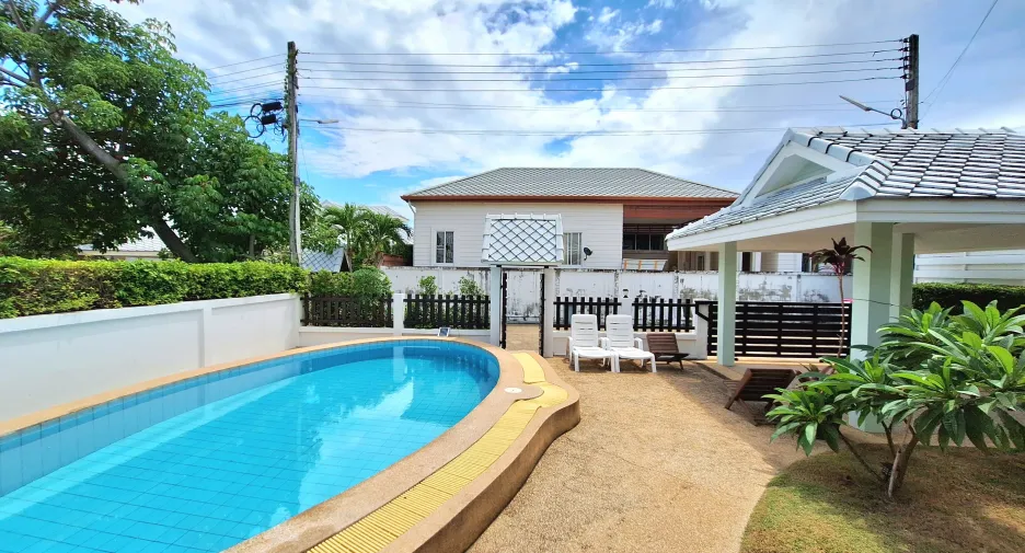 For rent 3 bedrooms villa in Hua Hin, Prachuap Khiri Khan
