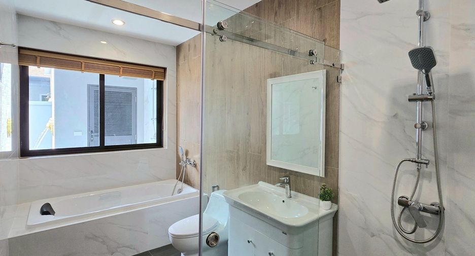 For rent 2 bedrooms villa in Mueang Phuket, Phuket