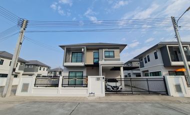 For rent 3 bedrooms house in San Kamphaeng, Chiang Mai