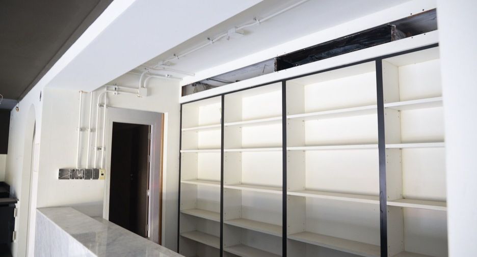 For sale 3 bedrooms retail Space in Hua Hin, Prachuap Khiri Khan