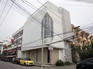 For sale 3 bedrooms retail Space in Hua Hin, Prachuap Khiri Khan