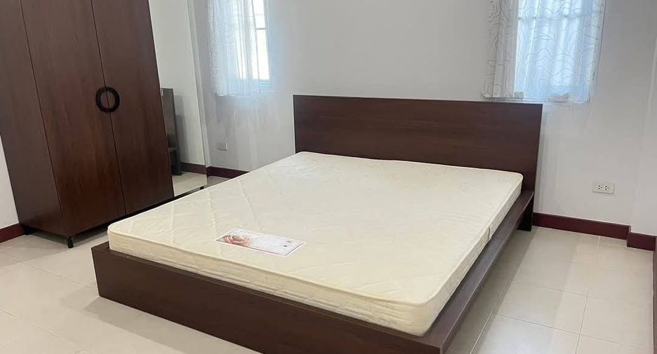 For rent 3 bedrooms house in Saraphi, Chiang Mai