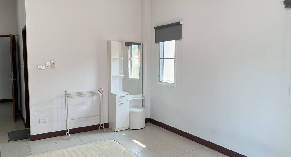For rent 3 bedrooms house in Saraphi, Chiang Mai