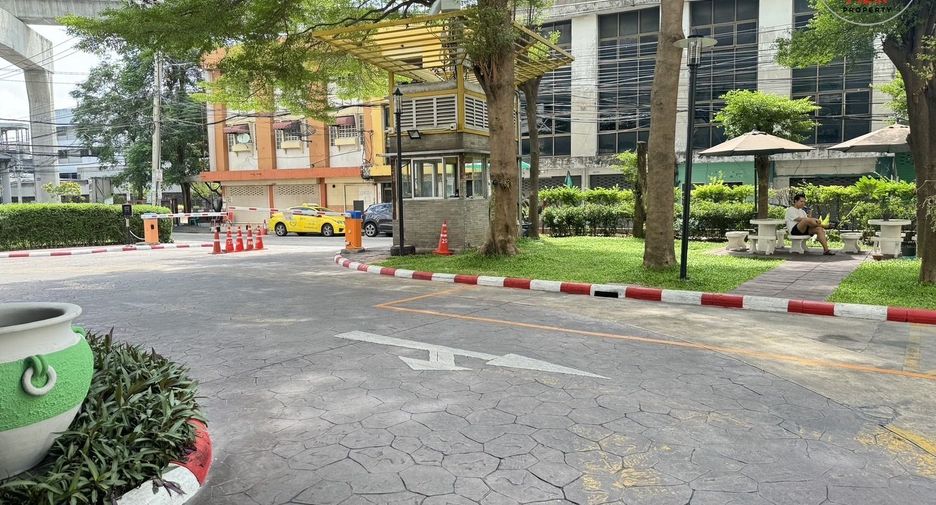 For sale 1 bed condo in Bangkok Yai, Bangkok