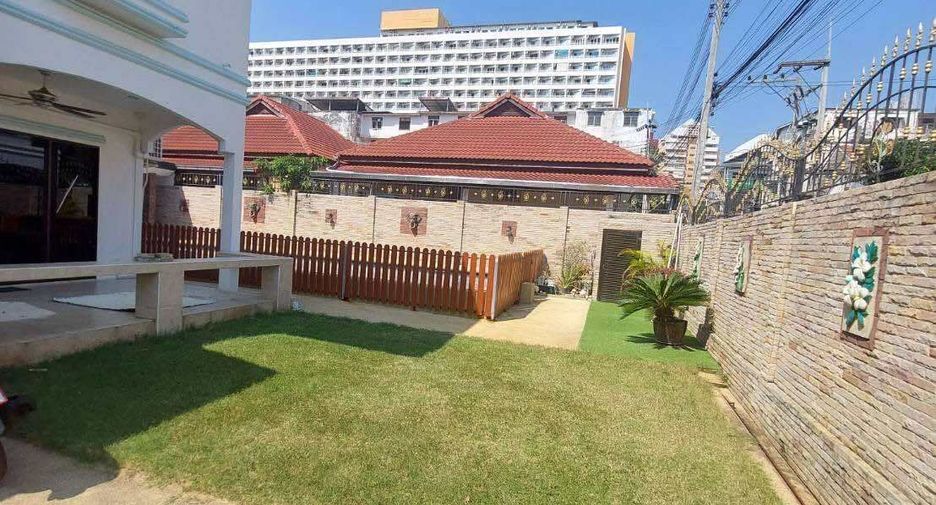 Casa en alquiler de 4 habitaciones en Bang Lamung, Chonburi