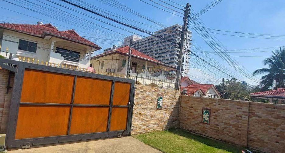 Casa en alquiler de 4 habitaciones en Bang Lamung, Chonburi