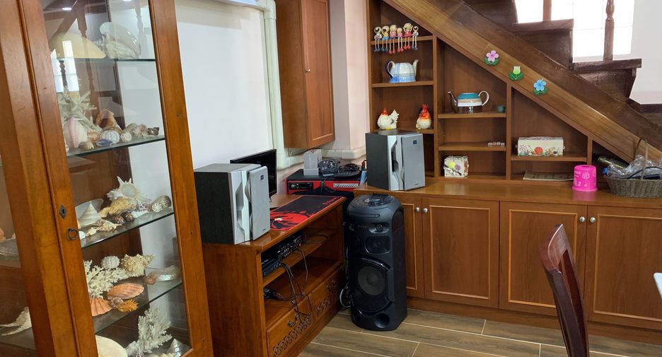 À vendre et à louer 4 chambres villa à Hua Hin, Prachuap Khiri Khan