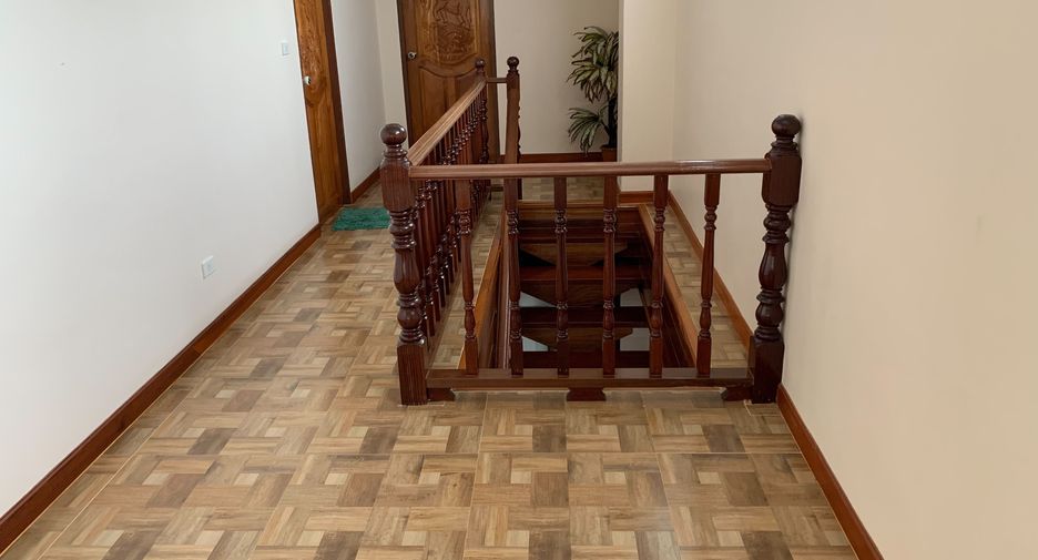 À vendre et à louer 4 chambres villa à Hua Hin, Prachuap Khiri Khan