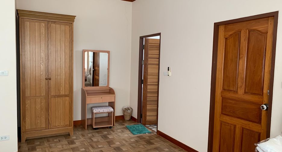 À vendre et à louer 4 chambres villa à Hua Hin, Prachuap Khiri Khan