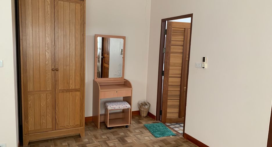 À vendre et à louer 4 chambres villa à Hua Hin, Prachuap Khiri Khan