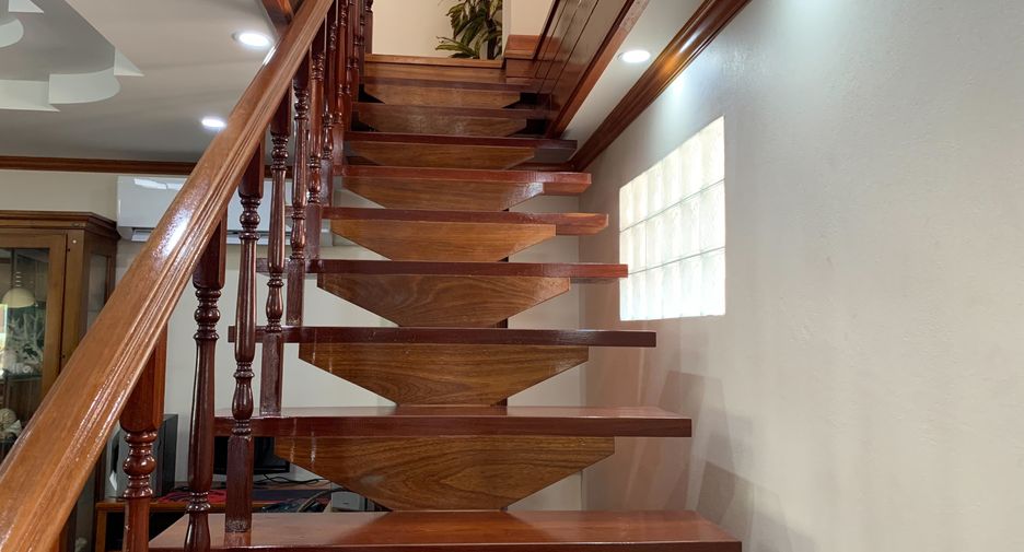 À vendre et à louer 4 chambres villa à Hua Hin, Prachuap Khiri Khan