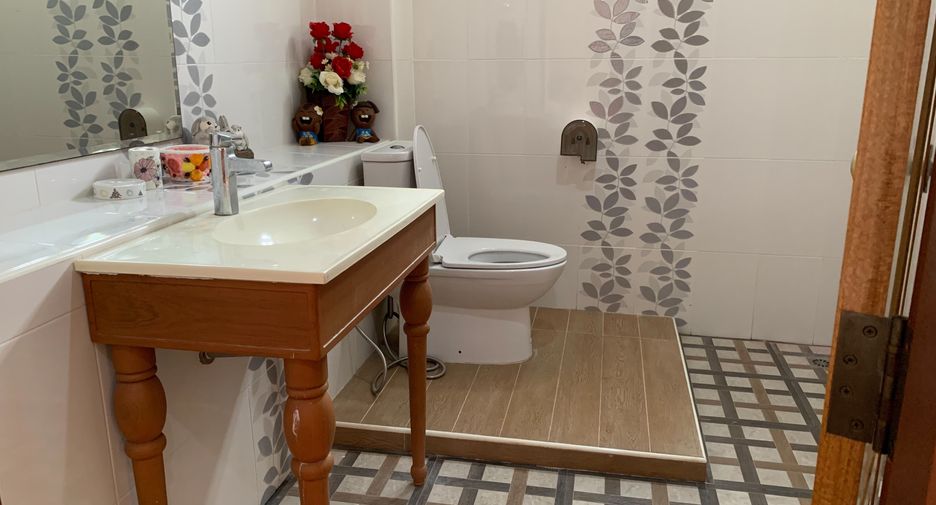 À vendre et à louer 4 chambres villa à Hua Hin, Prachuap Khiri Khan