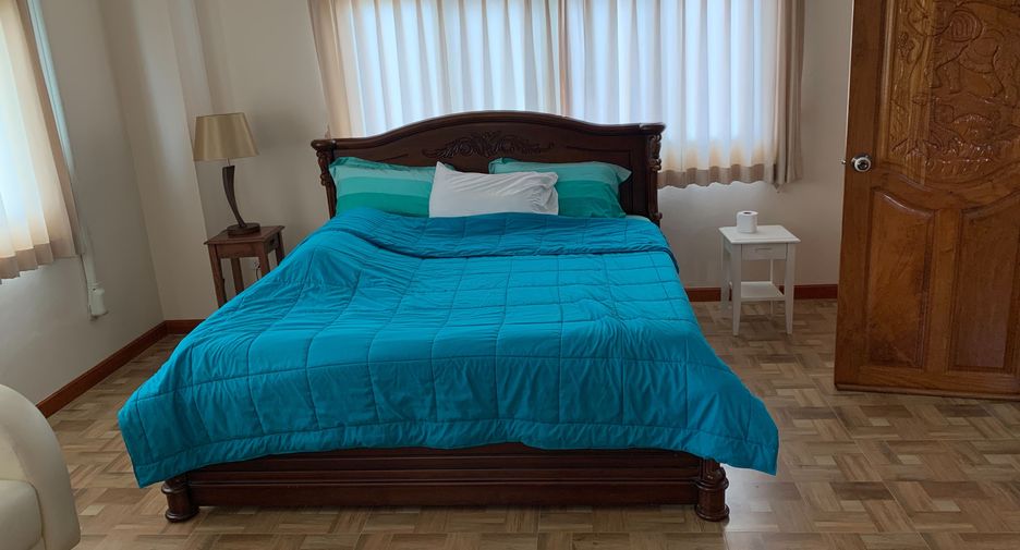 À vendre et à louer 4 chambres villa à Hua Hin, Prachuap Khiri Khan