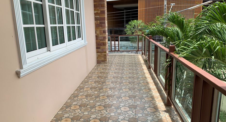 À vendre et à louer 4 chambres villa à Hua Hin, Prachuap Khiri Khan