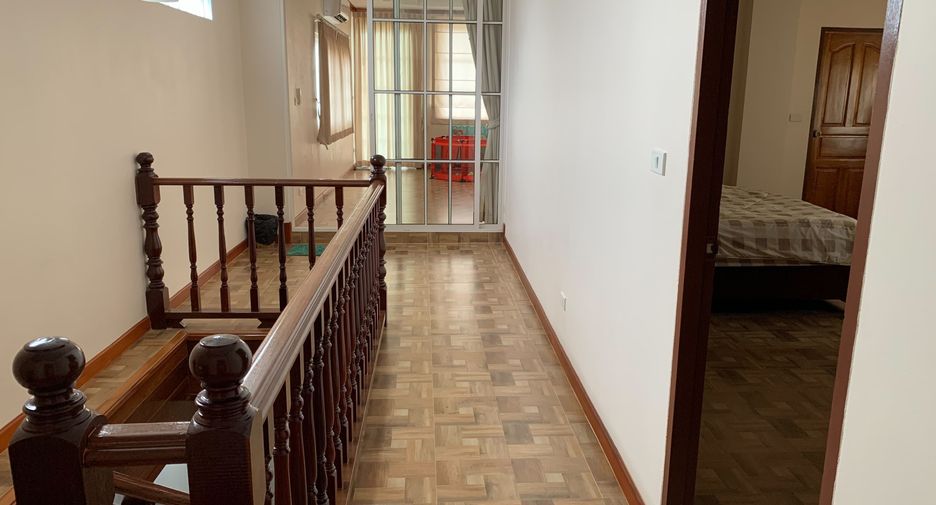 À vendre et à louer 4 chambres villa à Hua Hin, Prachuap Khiri Khan