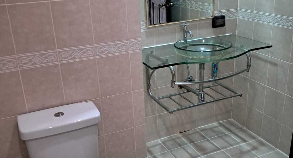Продажа 2 спальни кондо в Йомтиен, Паттайя